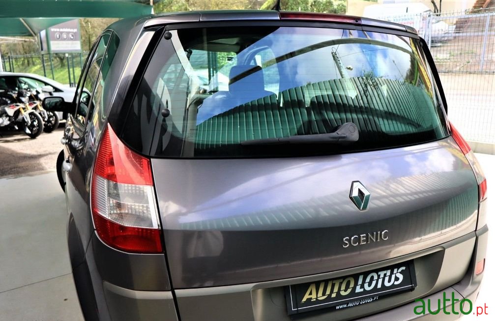 2006' Renault Scenic 1.5 Dci photo #5