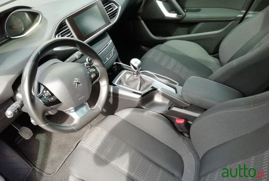 2015' Peugeot 308 Sw photo #3