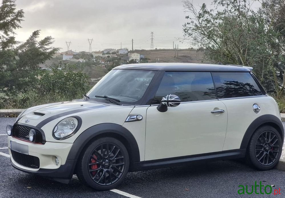 2009' MINI John Cooper Works Standard photo #1