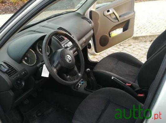 2001' Volkswagen Polo 1.0 photo #1