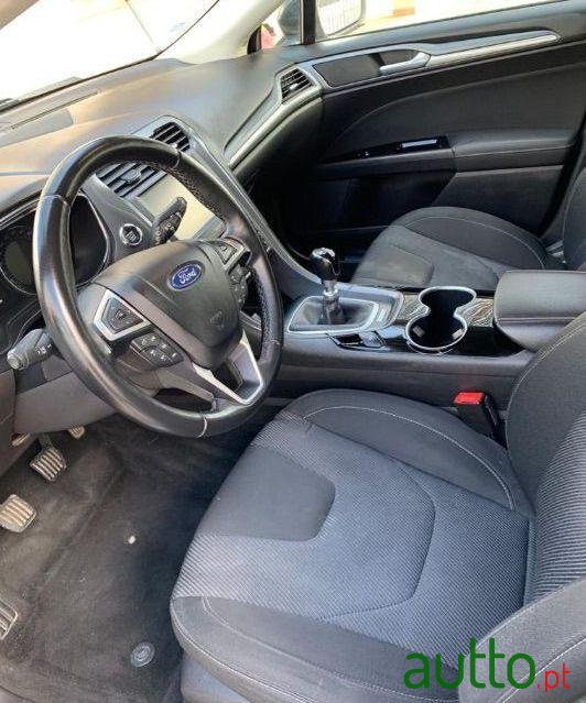 2014' Ford Mondeo Sw photo #2