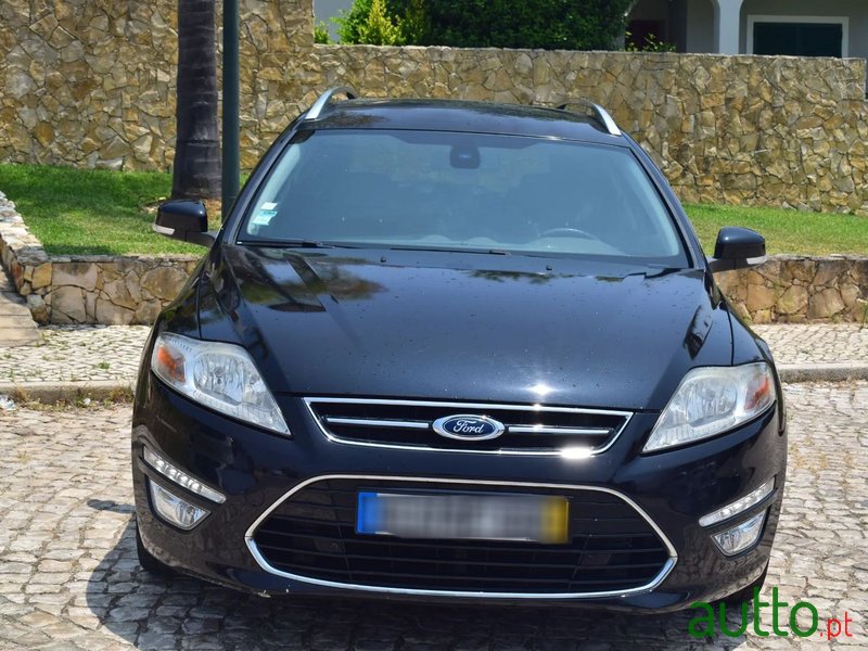 2011' Ford Mondeo Sw photo #2