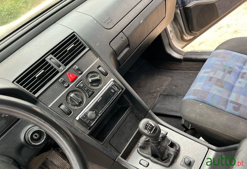 1999' Mercedes-Benz 220 photo #6