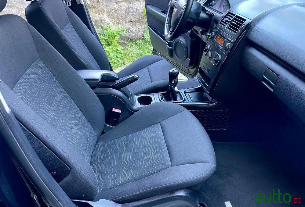 2009' Mercedes-Benz A 150 photo #6