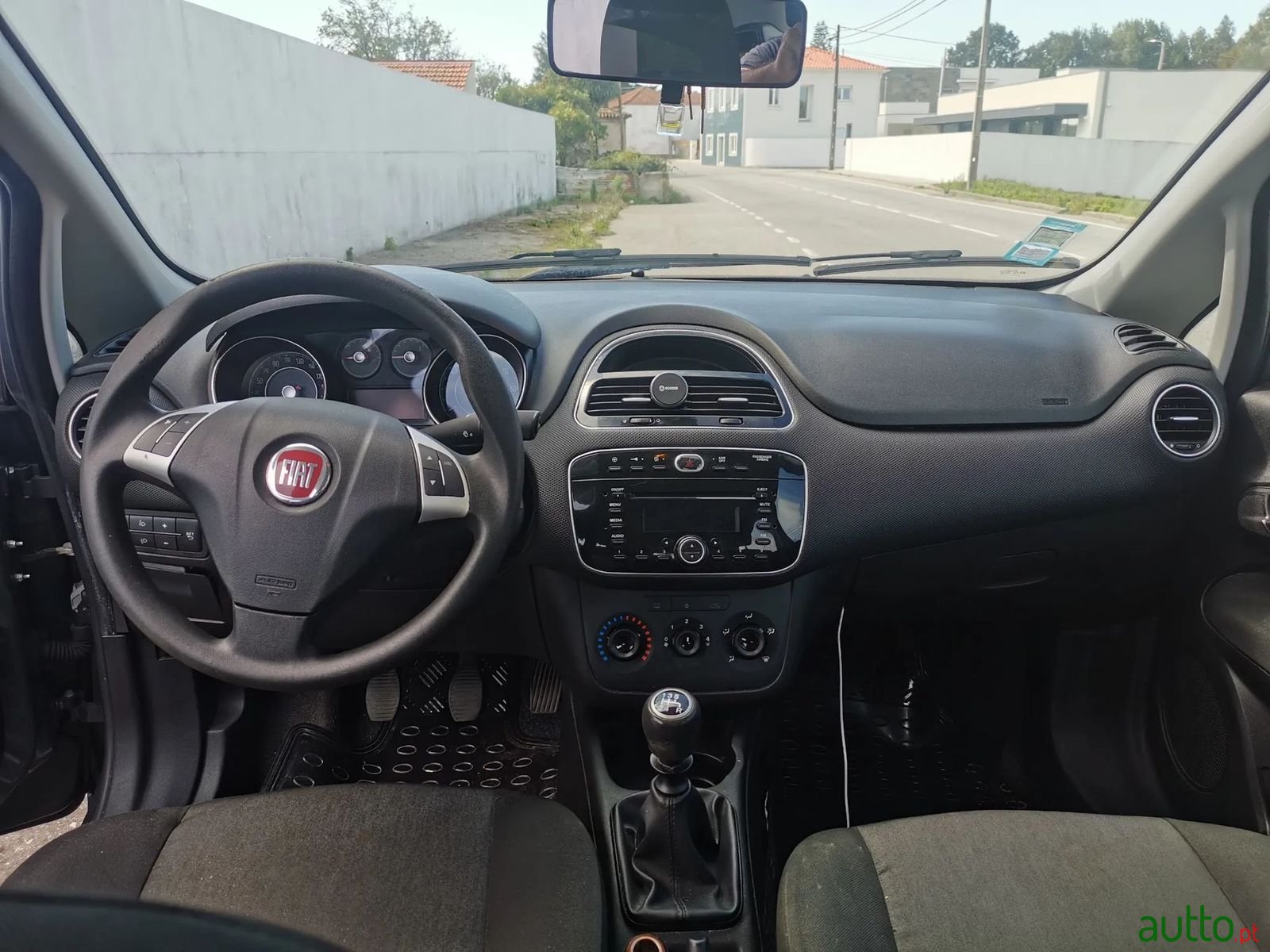 2015' Fiat Grande Punto photo #3