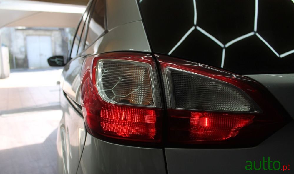 2016' Ford Grand C-MAX photo #6