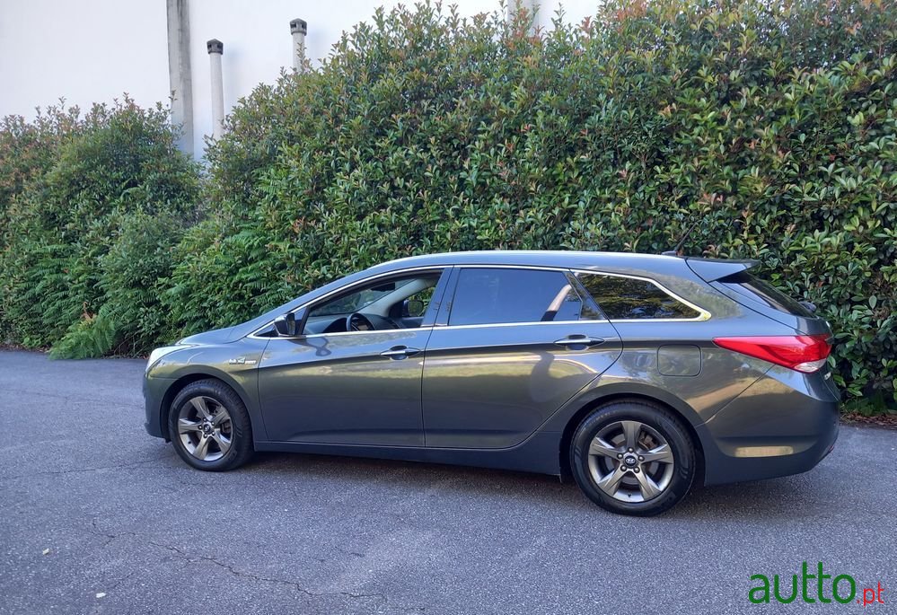 2013' Hyundai i40 Sw photo #3