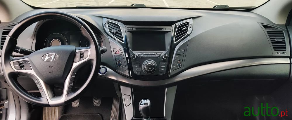 2013' Hyundai i40 Sw photo #6