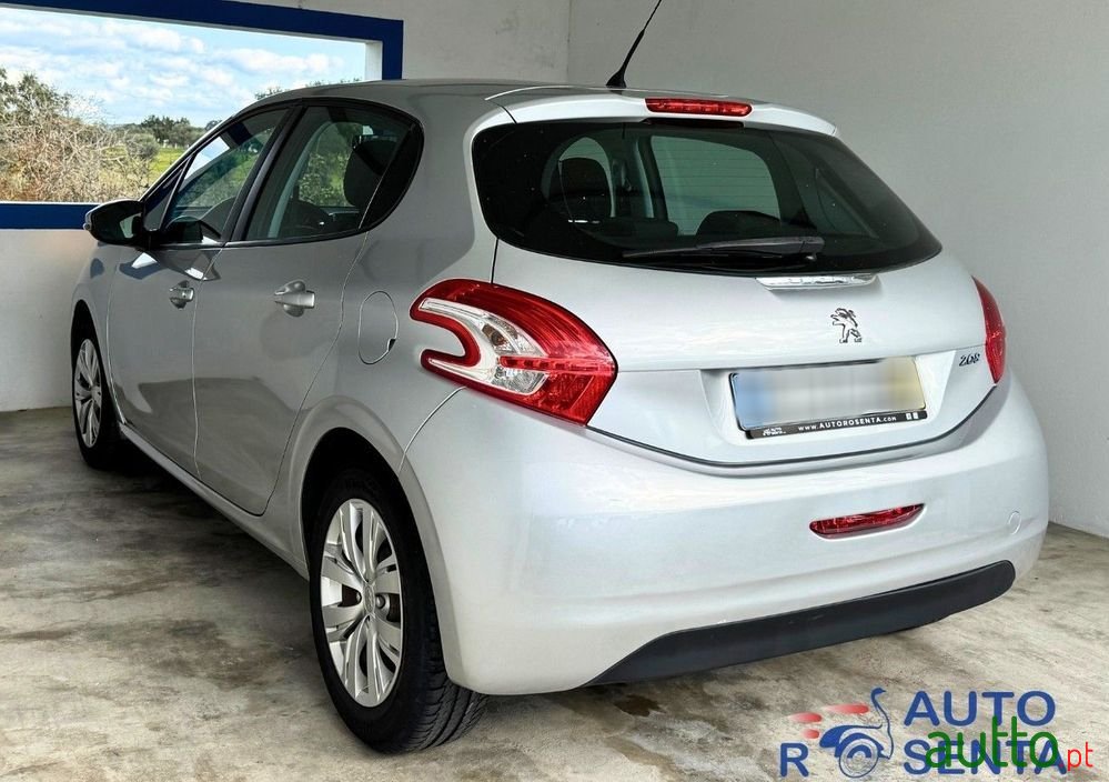 2015' Peugeot 208 1.4 Hdi Active photo #3