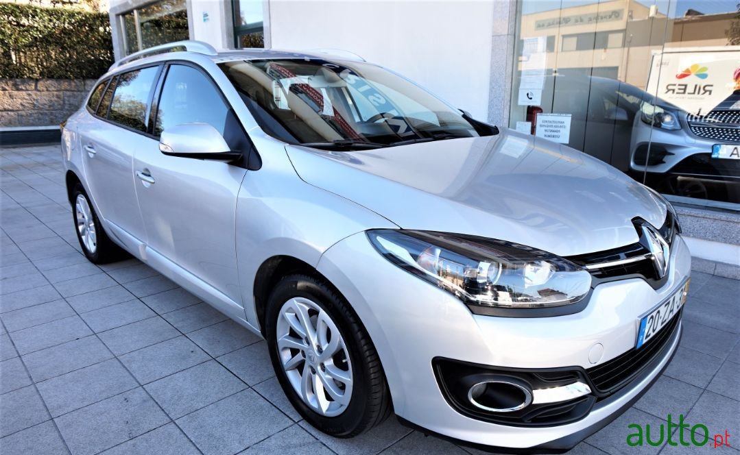 2015' Renault Megane Sport Tourer photo #2