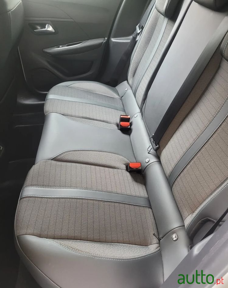 2021' Peugeot e-208 Active photo #3