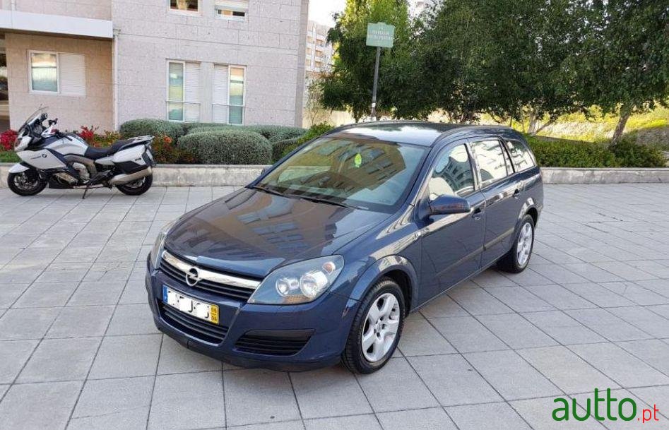 2006' Opel Astra Caravan photo #1