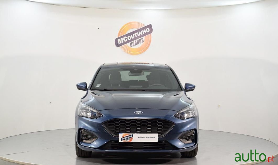 2020' Ford Focus photo #2