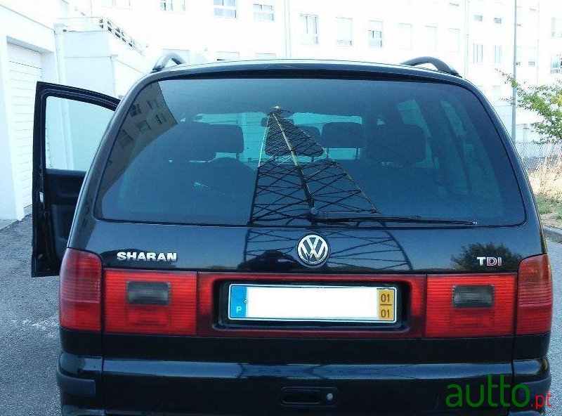 2001' Volkswagen Sharan photo #1