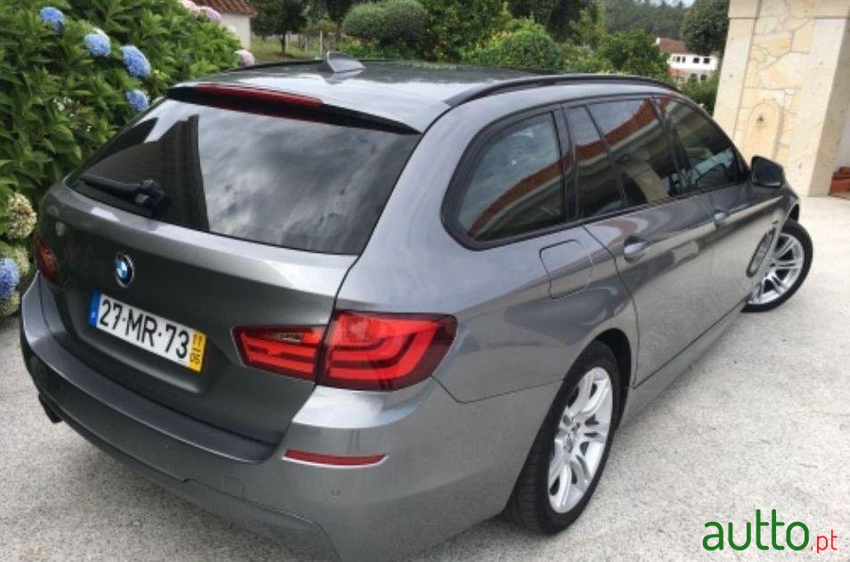 2011' BMW 520 D Touring Pack M Original photo #1