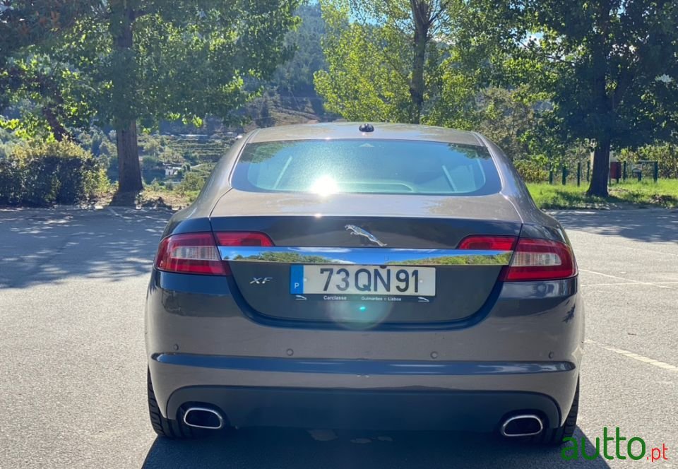 2009' Jaguar XF photo #3