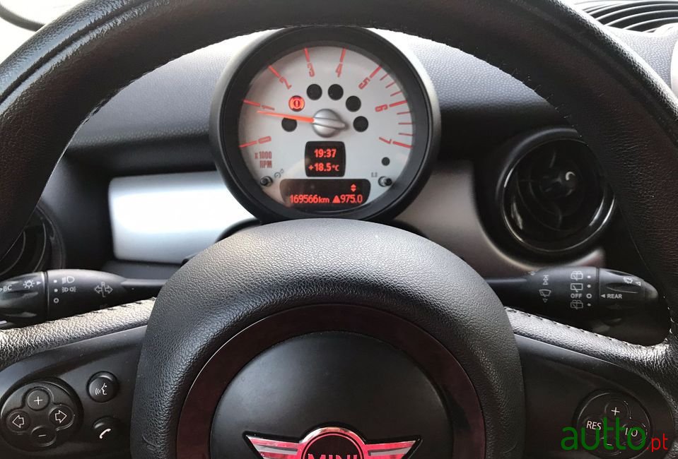 2010' MINI One photo #4