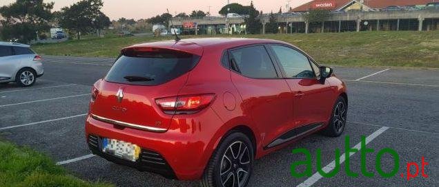 2017' Renault Clio Limited Red Flame photo #3