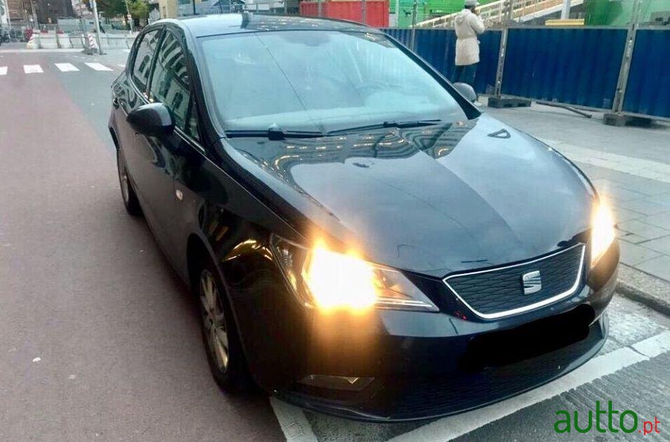 2012' SEAT Ibiza photo #1