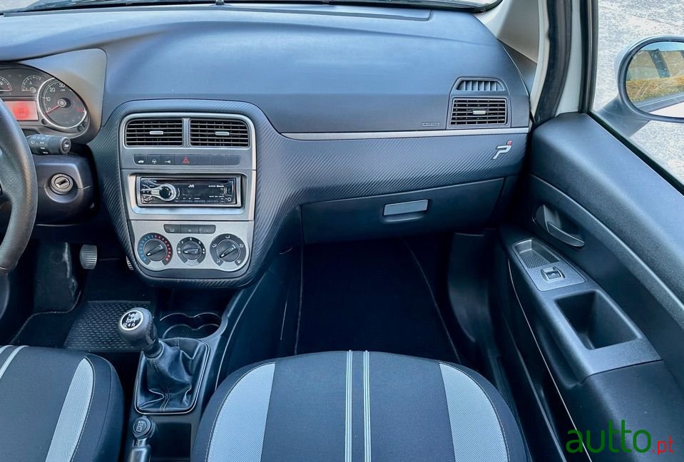 2009' Fiat Grande Punto photo #6