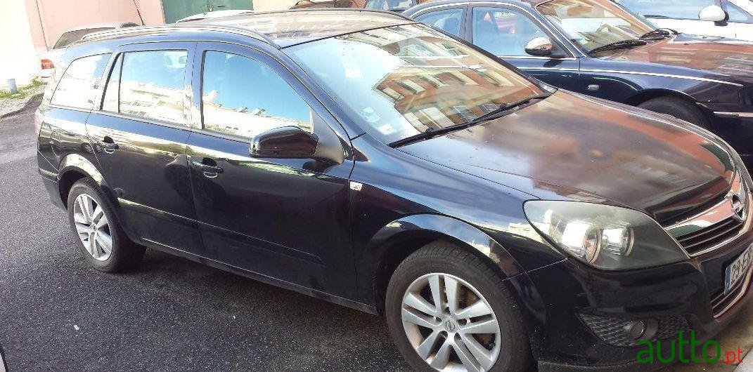 2007' Opel Astra Caravan photo #1