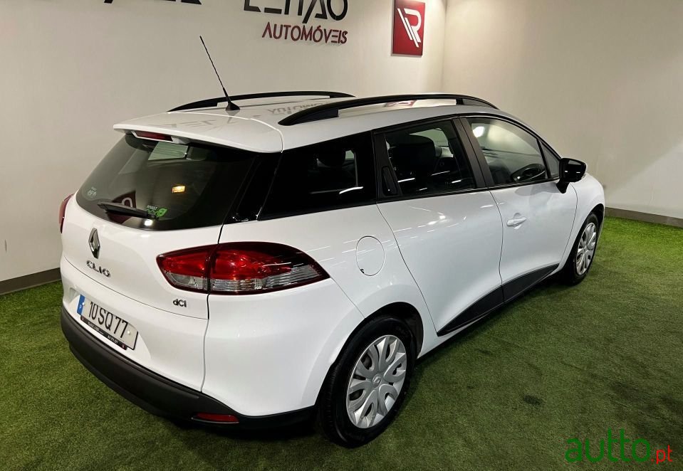 2017' Renault Clio Sport Tourer photo #5