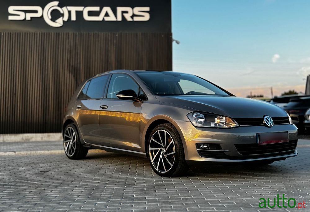 2015' Volkswagen Golf photo #1
