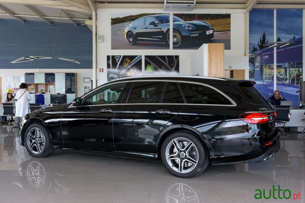 2021' Mercedes-Benz Classe E De Amg Line photo #4