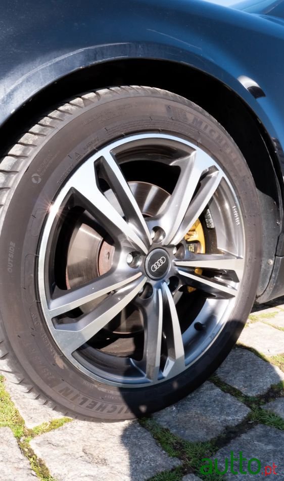 2001' Audi A4 Avant photo #5