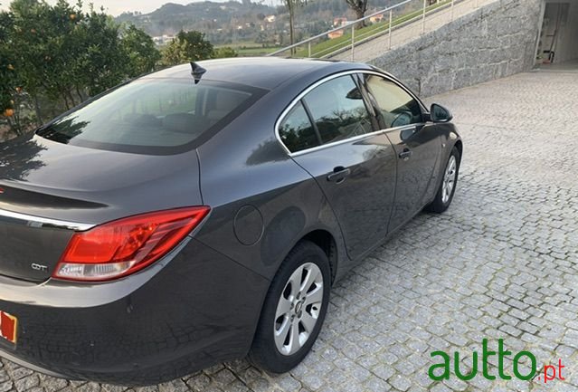 2010' Opel Insignia photo #3