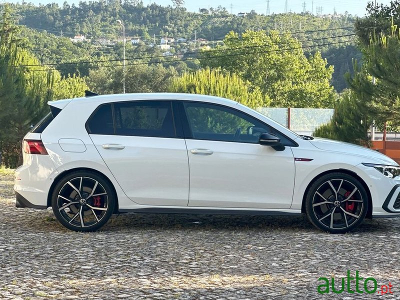 2023' Volkswagen Golf photo #2