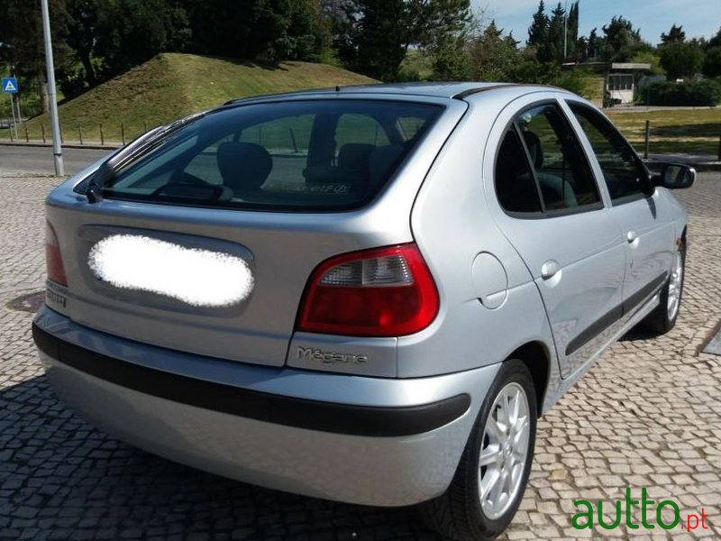 2001' Renault Megane photo #3