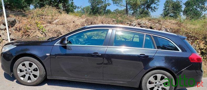 2012' Opel Insignia Sports Tourer photo #2