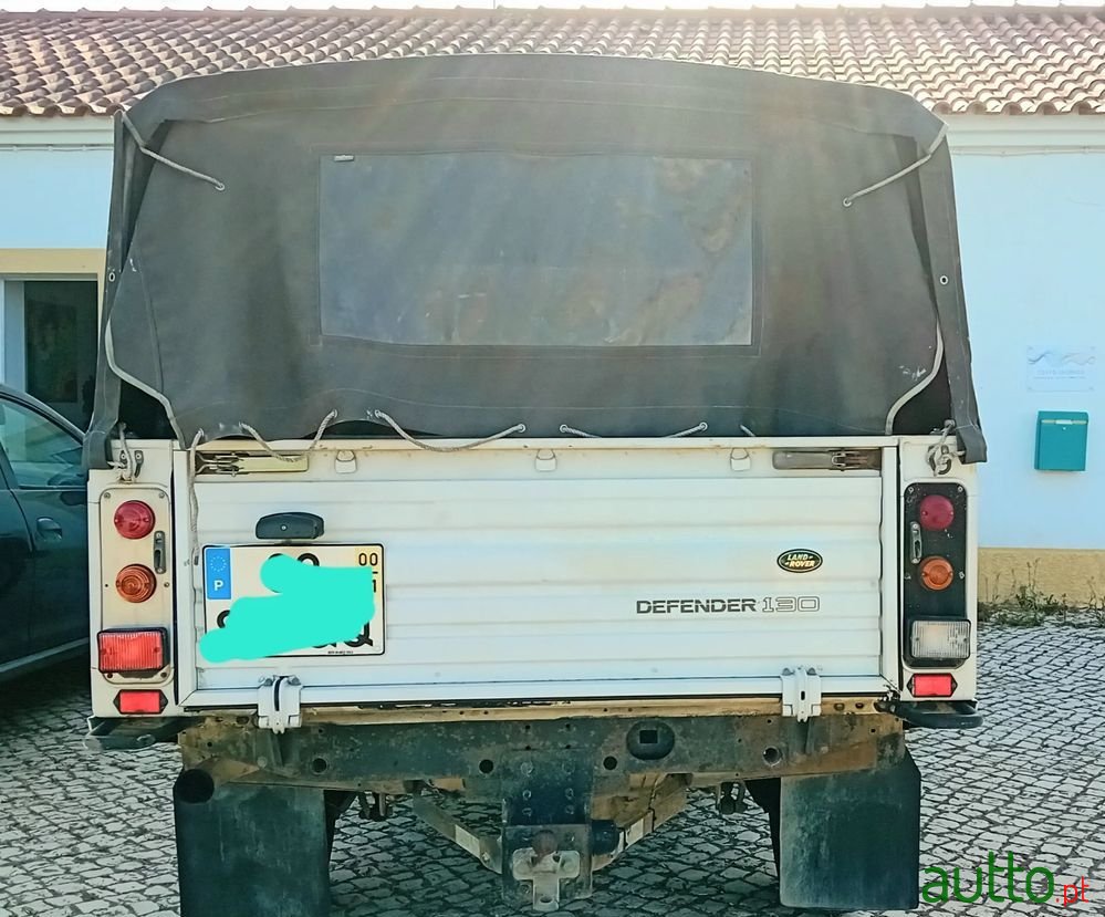 2000' Land Rover Defender photo #4