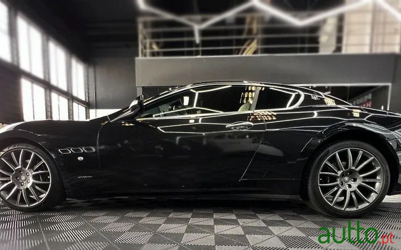 2009' Maserati GranTurismo photo #1