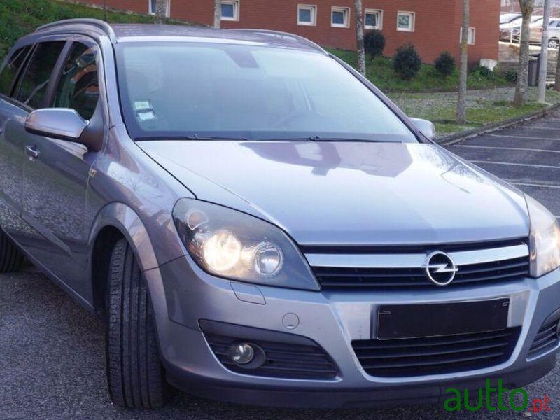 2007' Opel Astra Caravan photo #2