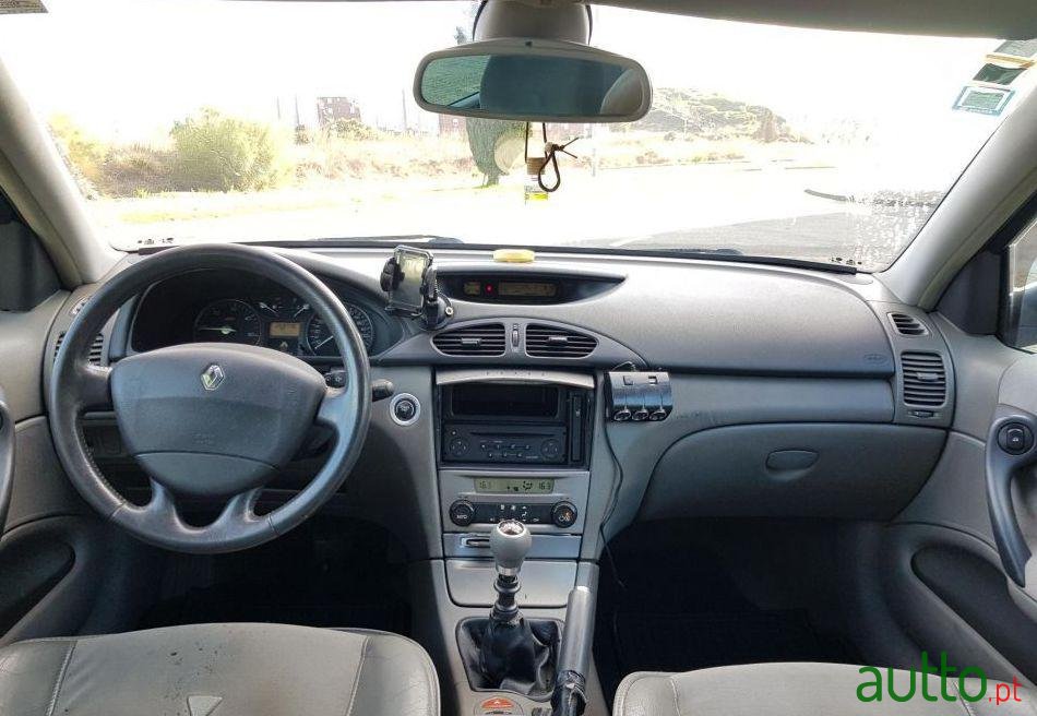 2002' Renault Laguna Break photo #2