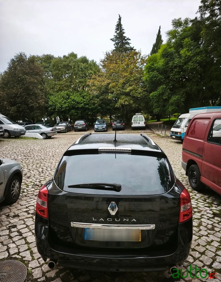 2014' Renault Laguna Break photo #4