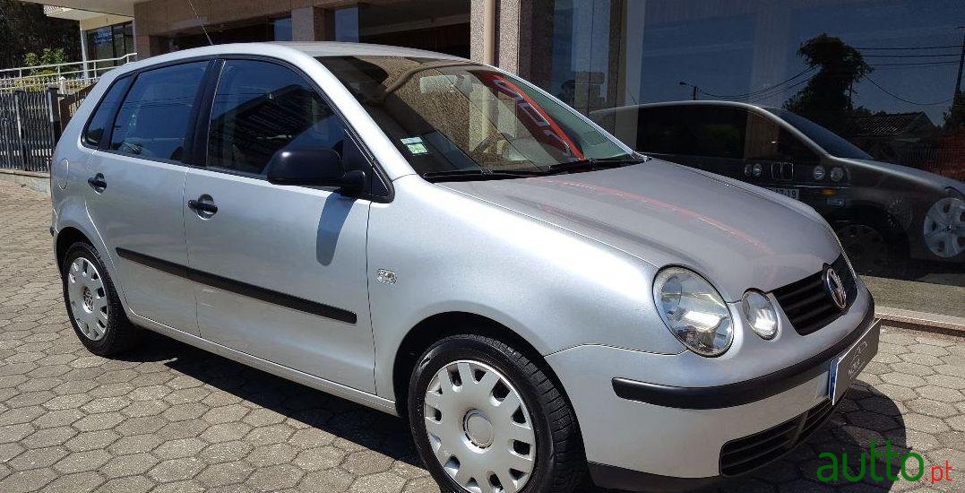 2003' Volkswagen Polo Confortline photo #1