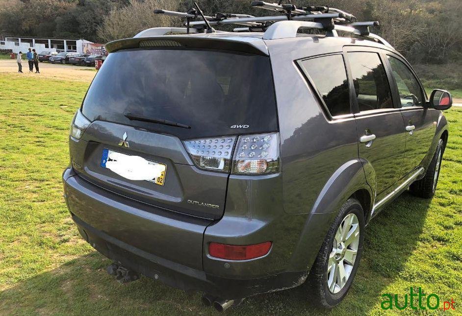 2009' Mitsubishi Outlander photo #1