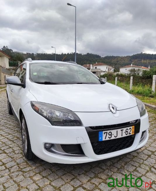 2010' Renault Megane Sport Tourer photo #5