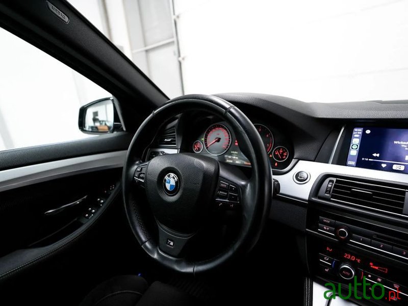 2011' BMW 520 D Pack M Auto photo #6