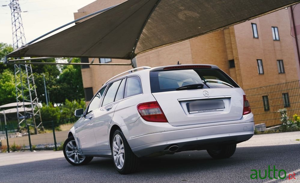 2010' Mercedes-Benz C 220 photo #3