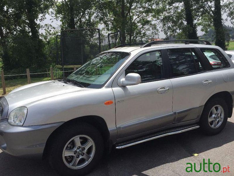 2004' Hyundai Santa-Fe 2.0 Cdri Family photo #1