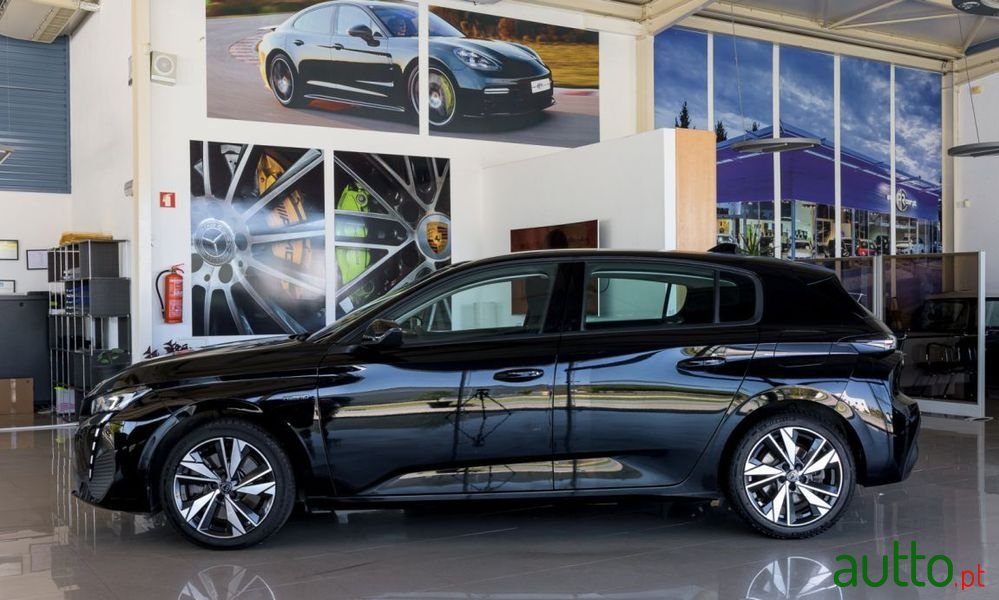 2022' Peugeot 308 photo #2