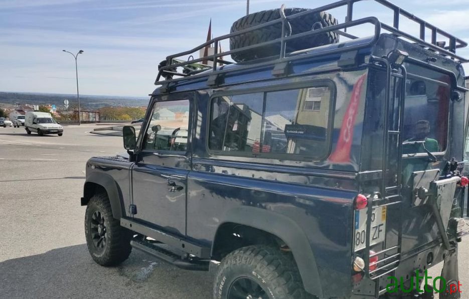 2004' Land Rover Defender photo #2