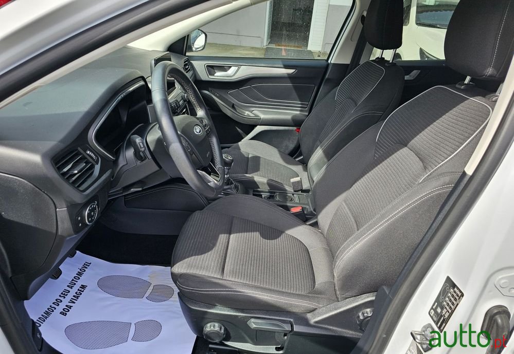2021' Ford Focus photo #5