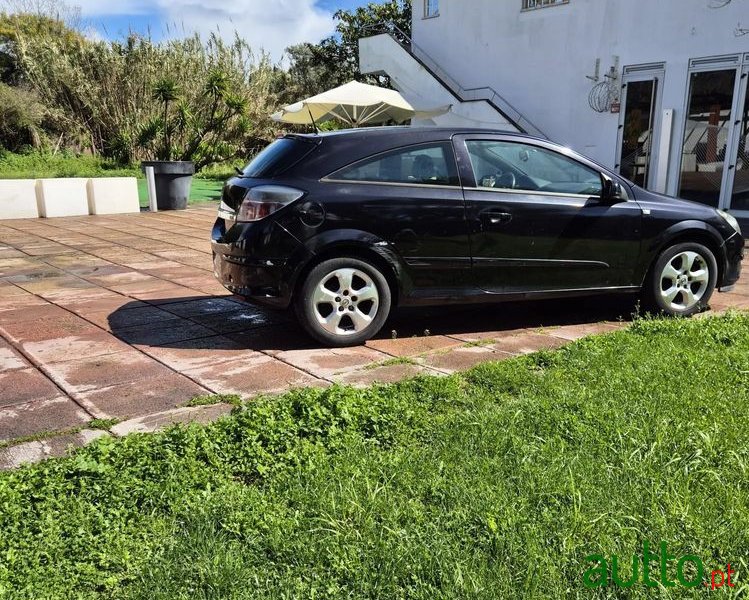 2006' Opel Astra Gtc 1.3 Cdti photo #2