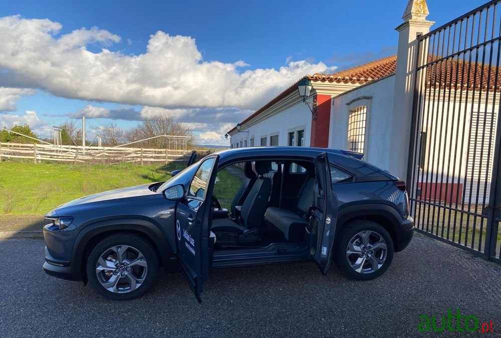 2023' Mazda MX-30 photo #5