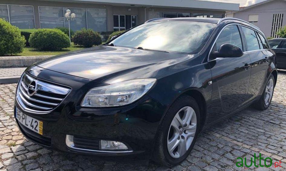 2010' Opel Insignia photo #3